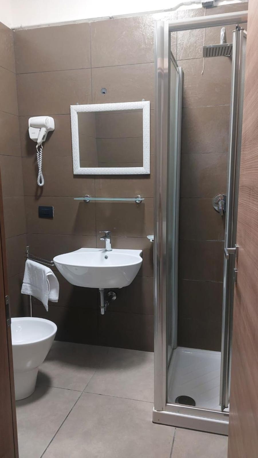 Hotel La Torre ฟอร์มิจิเน ภายนอก รูปภาพ