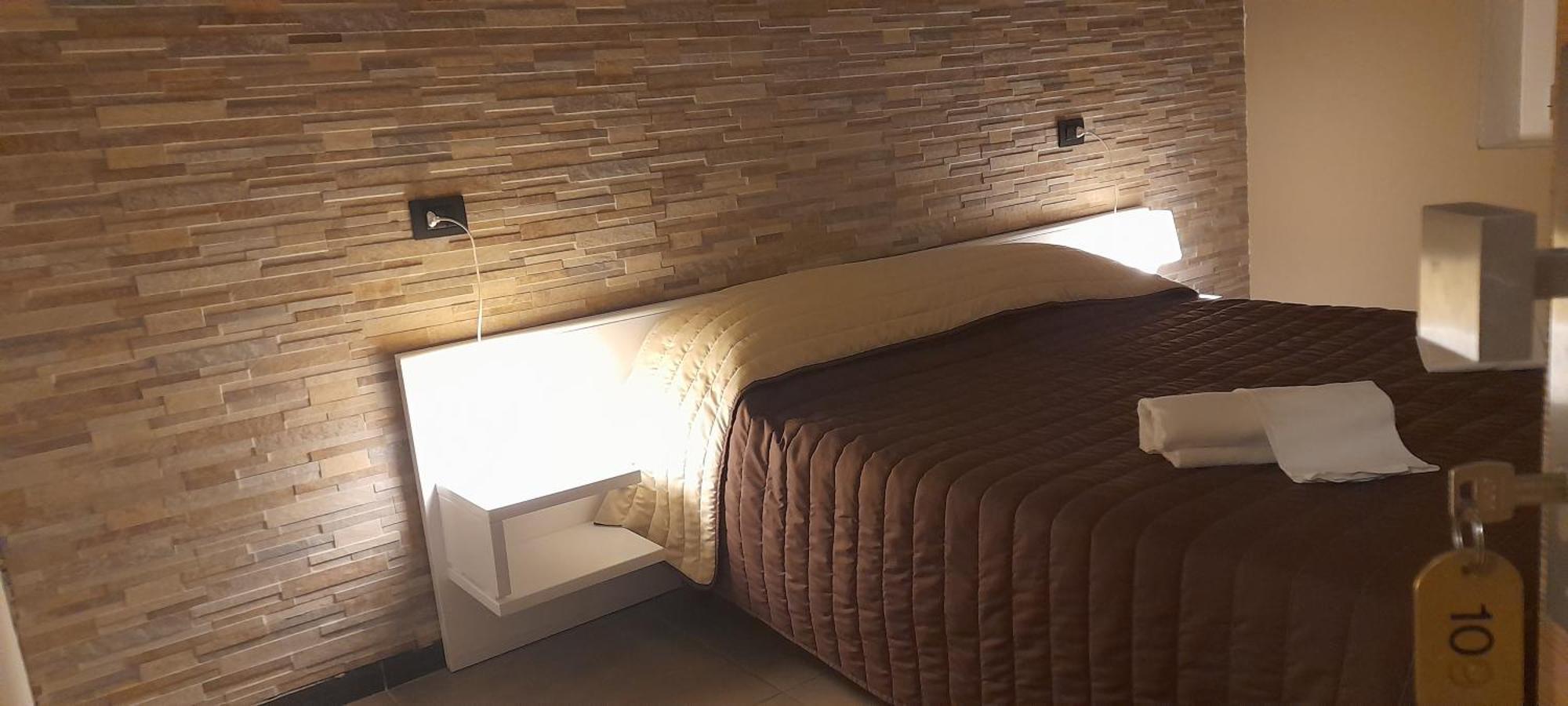 Hotel La Torre ฟอร์มิจิเน ภายนอก รูปภาพ