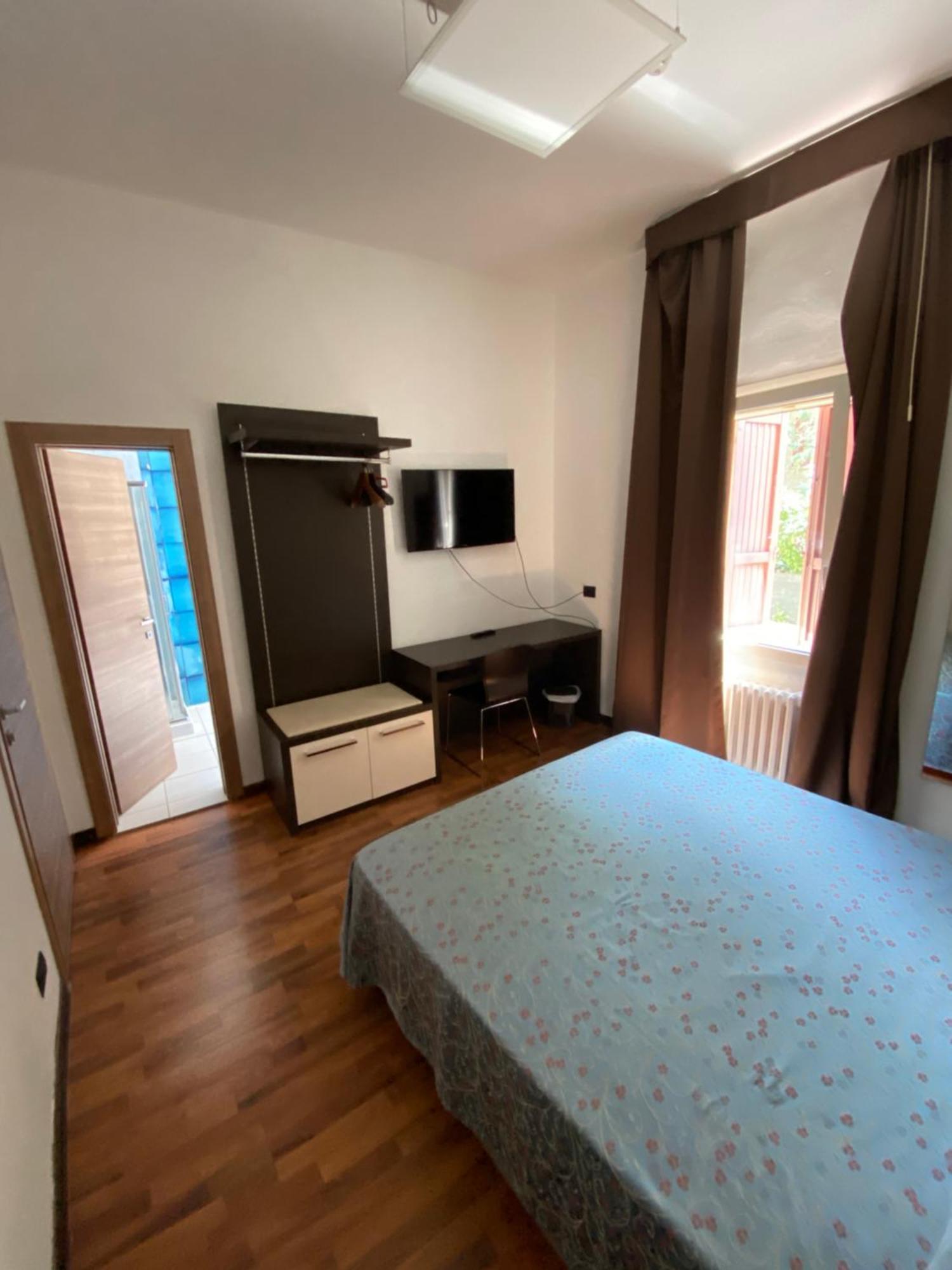 Hotel La Torre ฟอร์มิจิเน ภายนอก รูปภาพ